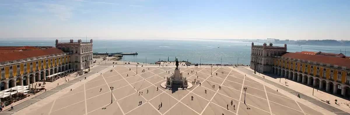 Lisbon Airport (LIS) Live Flights, Terminals & Guide 2026 — Humberto Delgado
